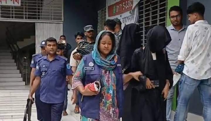 গোপালগঞ্জে দক্ষিণ বাংলা গেস্ট হাউসে অভিযান চালিয়ে পাঁচ নারীসহ ১১ জন গ্রেফতার