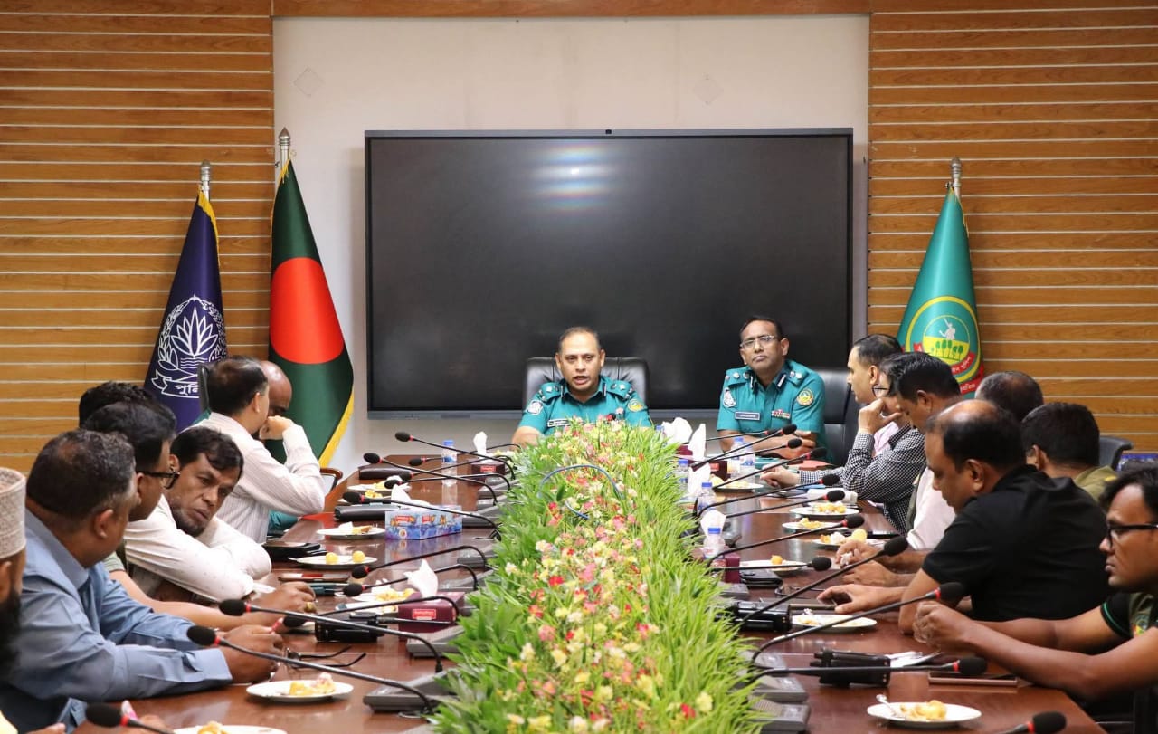 গাজীপুর মহানগর গোয়েন্দা বিভাগ (ডিবি)-এর কার্যক্রম আরও গতিশীল ও কার্যকর করার লক্ষ্যে জিএমপি-কমিশনার মহোদয়ের দিক নির্দেশনামূলক মতবিনিময় সভা অনুষ্ঠিত