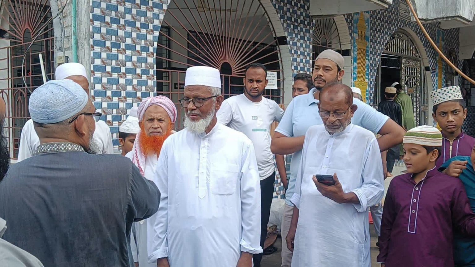 যশোর, শার্শা, বাঁগআঁচড়া হাফিজিয়া মাদ্রাসা পরিদর্শন করেন এমপি আজিজুর রহমান