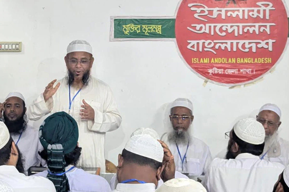 ৬ মাসে অন্তত ২০ হাজার শ্রমিক চাকরিচ্যুত হয়েছেন: গাজী আতাউর রহমান