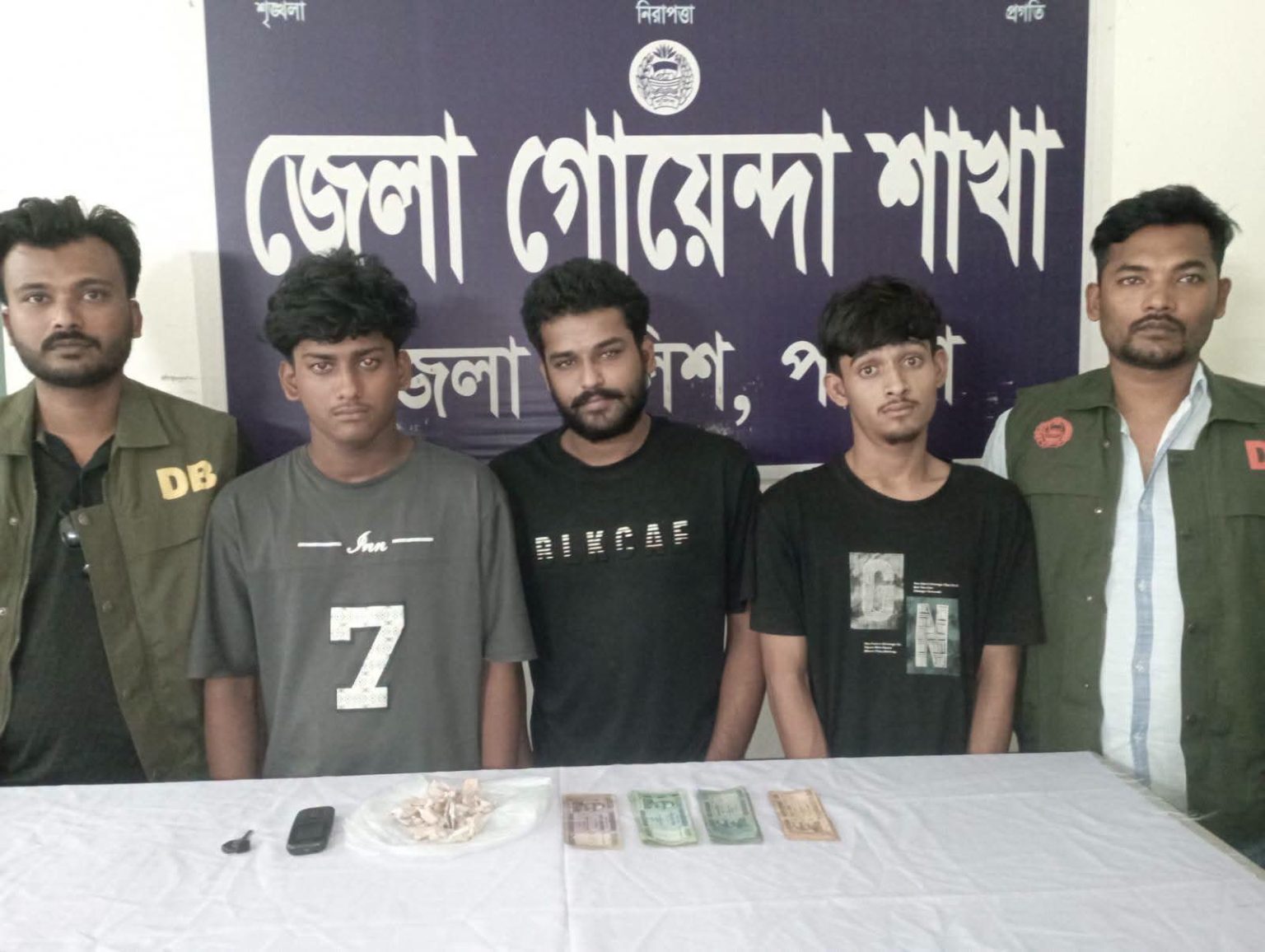 মাদকের বিরুদ্ধে আপসহীন পাবনা জেলা পুলিশ