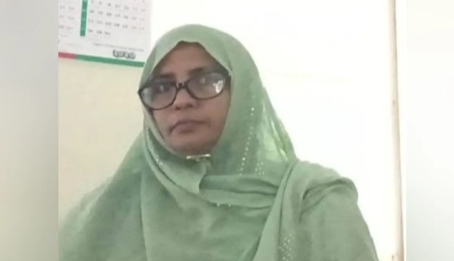 সাতক্ষীরার তালা উপজেলায় প্রাথমিক বিদ্যালয়ের শিক্ষকদের নির্যাতনের অভিযোগ প্রধান শিক্ষিকার বিরুদ্ধে
