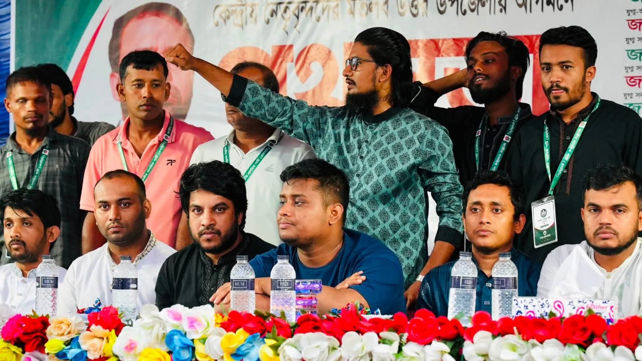 চাঁদাবাজি নয়, চাঁদাবাজদের বদল চায় বিএনপি—হাসনাত আবদুল্লাহ