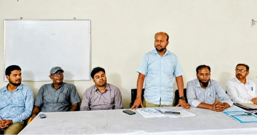 আটঘরিয়ায় গবাদি পশুর ক্ষুরা রোগ প্রতিরোধে ভ্যাকসিন প্রদান কার্যক্রম শুরু