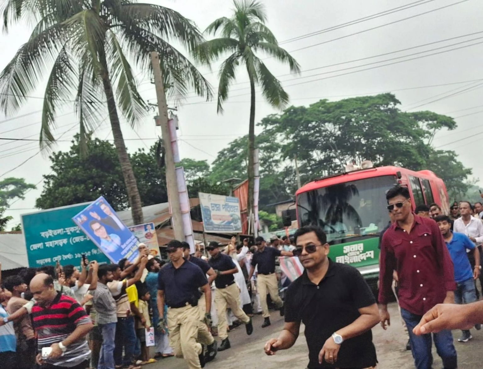 গোপালগঞ্জ – ১ মাননীয় সদস্য সেলিমুজ্জামান সেলিমকে নিজ গাড়িতে ডেকে নিলেন প্রধানমন্ত্রী