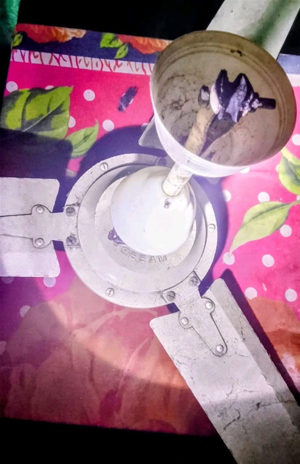 পূর্বধলা উপজেলার তারাকান্দা গ্রামের তারাকান্দা সরকারি প্রাইমারি স্কুলে চুরি