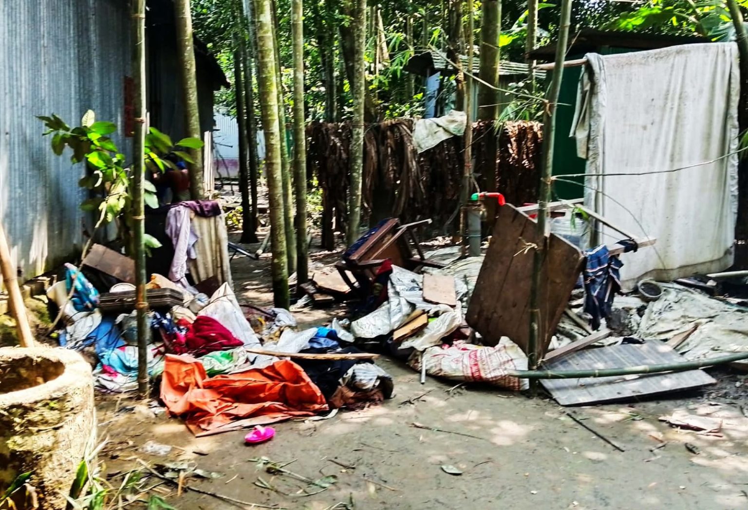 ঈশ্বরগঞ্জে বসতবাড়িতে হামলা-ভাঙচুর ও লুটপাটের অভিযোগ, থানায় লিখিত অভিযোগ