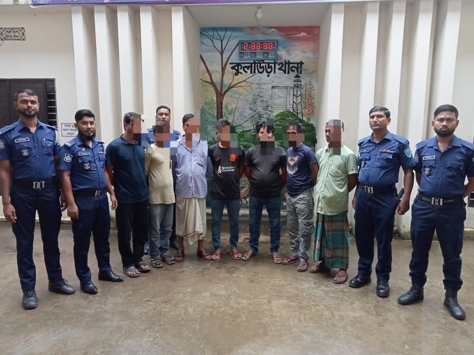 কুলাউড়ায় র্যাবের অভিযানে মোবাইলসহ আটক ৪ জুয়াড়ি; সাজাপ্রাপ্ত আসামিসহ ৭ জন আদালতে