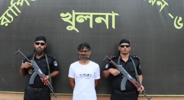 খুলনায় আলোচিত নির্জনা হত্যা মামলার প্রধান আসামি বাবা আকাশ গ্রেপ্তার