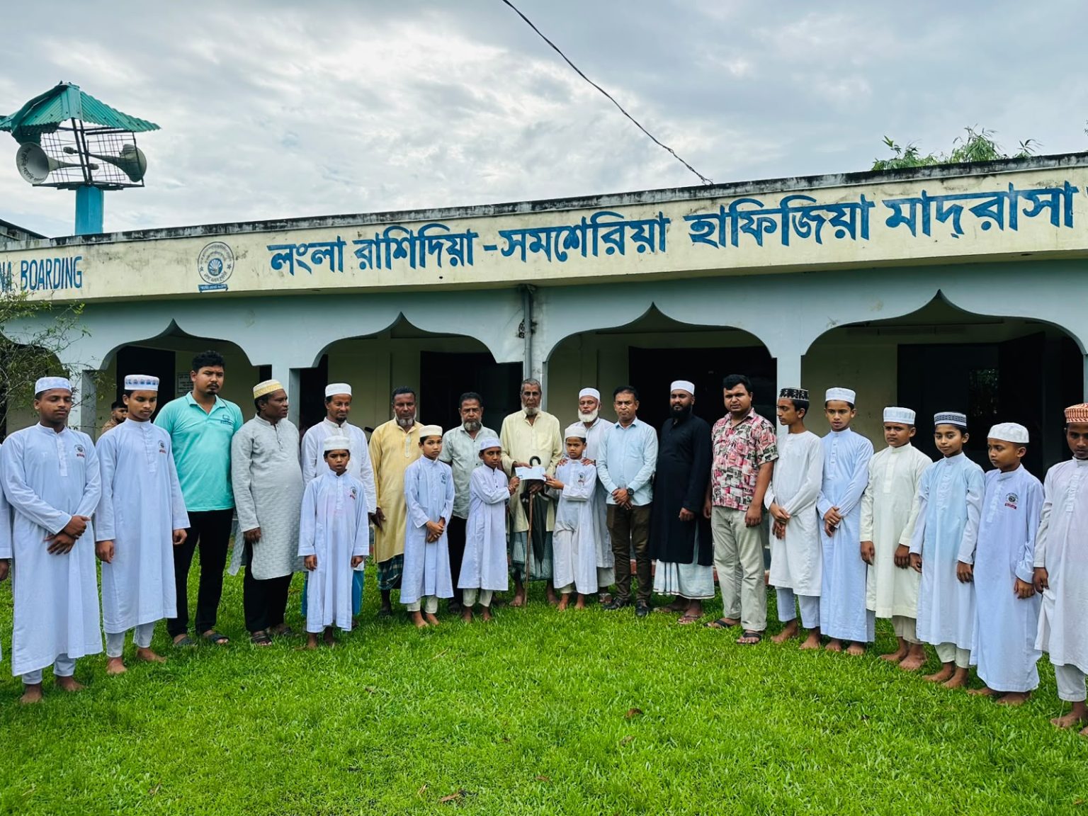 রাশিদ আলী ফাউন্ডেশনের সহায়তার ২০হাজার টাকা পেল কুলাউড়ার চার অসচ্ছল পরিবার