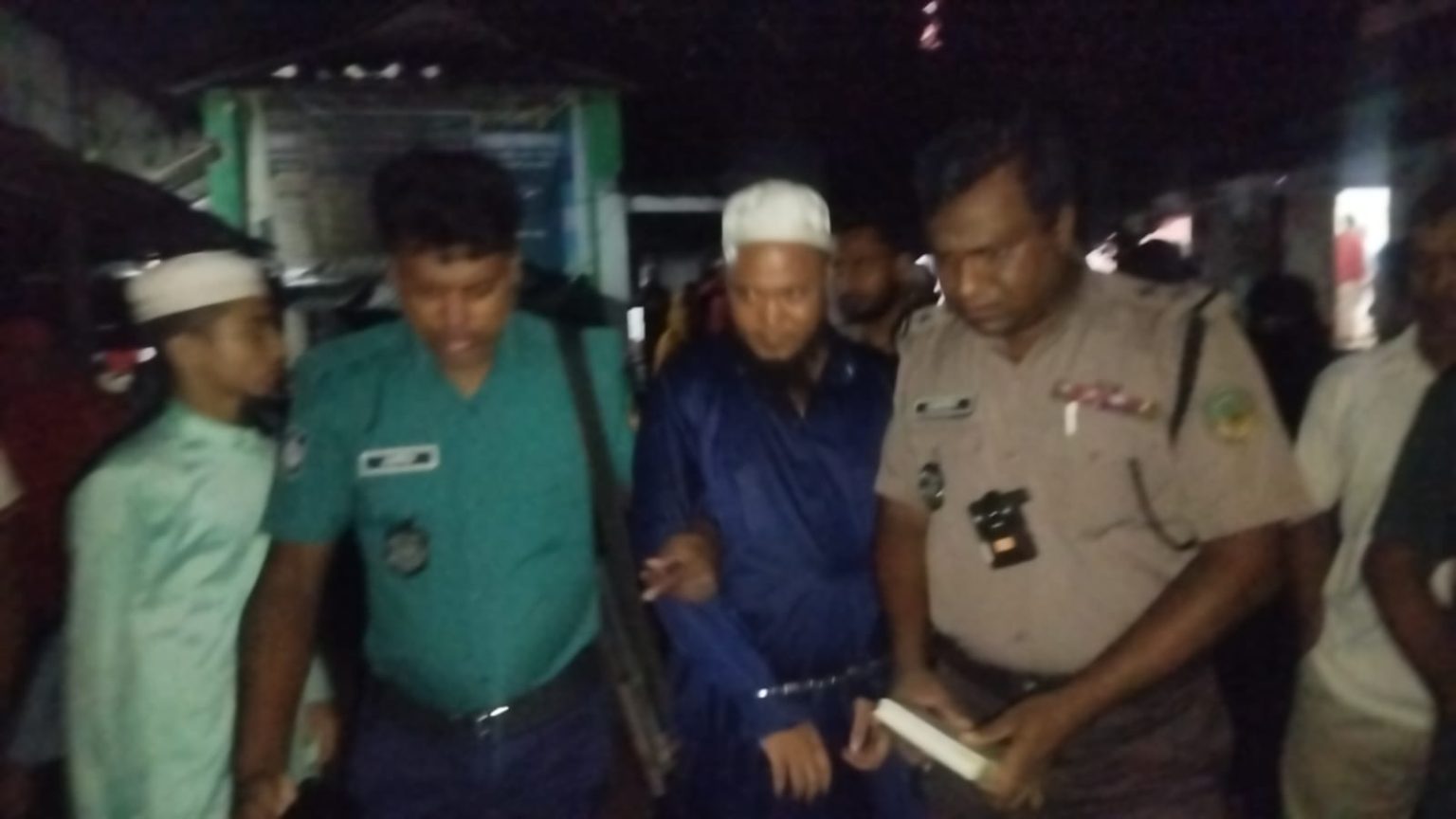 গাজীপুর কোনাবাড়ীতে মাদ্রাসাশিক্ষকের বিরুদ্ধে শিক্ষার্থীকে ধর্ষণচেষ্টার অভিযোগ