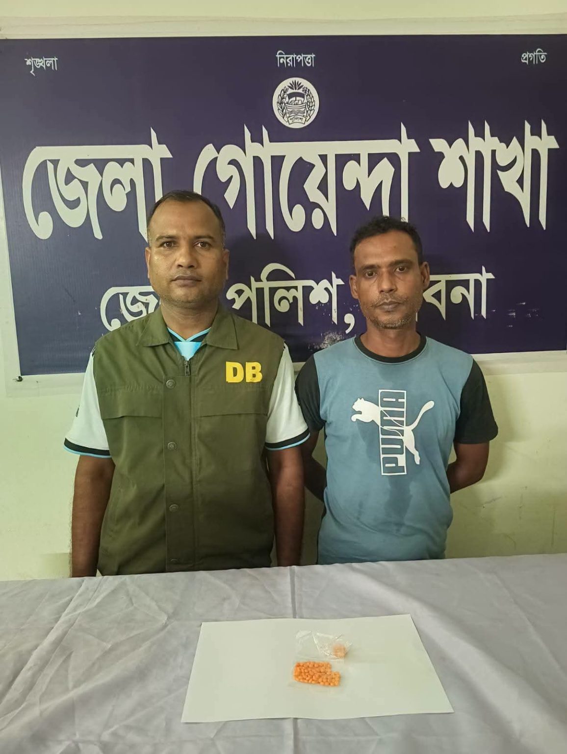 পাবনা জেলা গোয়েন্দা শাখার অভিযানে ১২০ পিস ইয়াবাসহ মাদক কারবারি গ্রেফতার