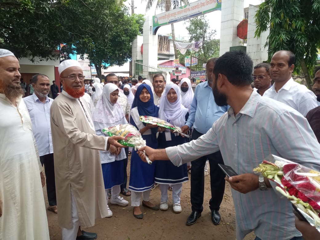 গাইবান্ধায় প্রীতি ফুটবল ম্যাচ উদ্বোধন