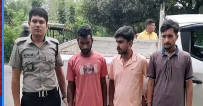 ঠাকুরগাঁও সদর থানাধীন রামবাবুর গোডাউন এলাকায় অভিযান চালিয়ে মাদকসহ( ৩)জন আটক