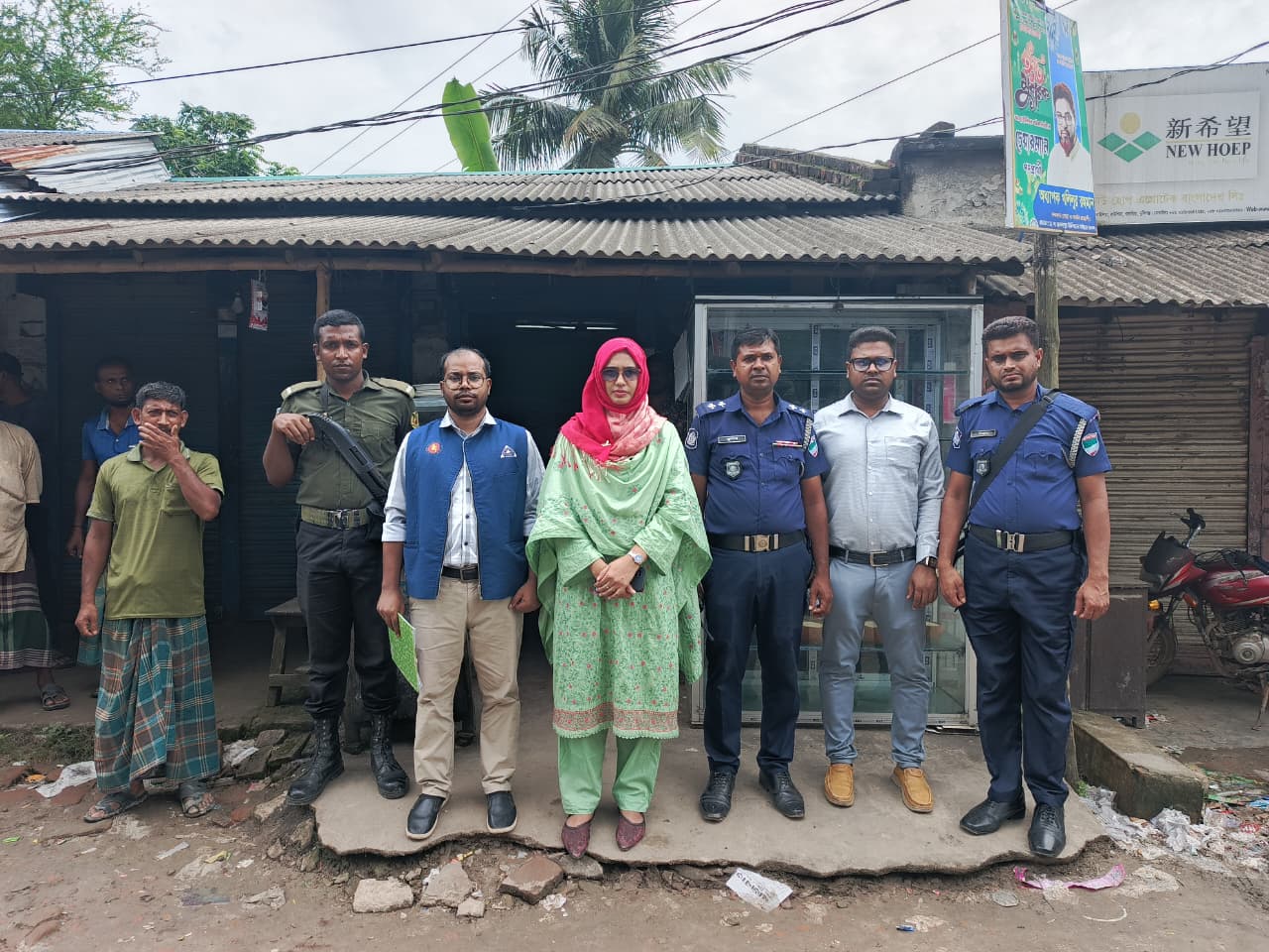তালায় ভ্রাম্যমাণ আদালতে চার প্রতিষ্ঠানকে ১৫ হাজার টাকা জরিমানা