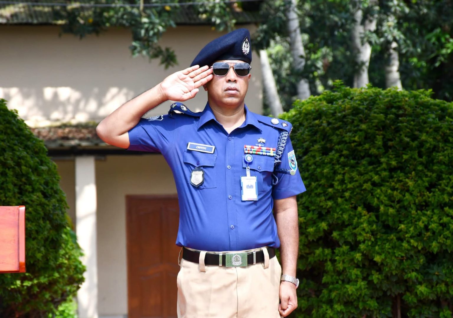 দিনাজপুর পুলিশ লাইন্স মাঠে বর্ণাঢ্য মাস্টার প্যারেড অনুষ্ঠিত
