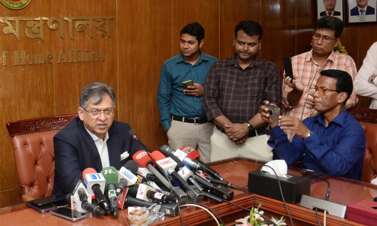 বেনজির, হাদী হত্যা মামলার সন্দেহভাজনদের প্রত্যর্পণে সংযুক্ত আরব আমিরাত ও ভারতের দ্রুত সাড়ার অপেক্ষায় বাংলাদেশ : স্বরাষ্ট্রমন্ত্রী
