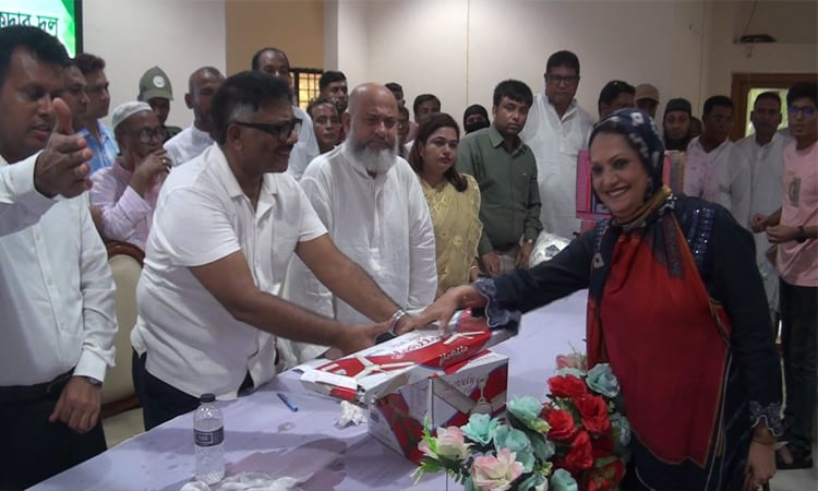 কৃষি ও কৃষকের উন্নয়নে কাজ করছে সরকার : হুইপ দুলু