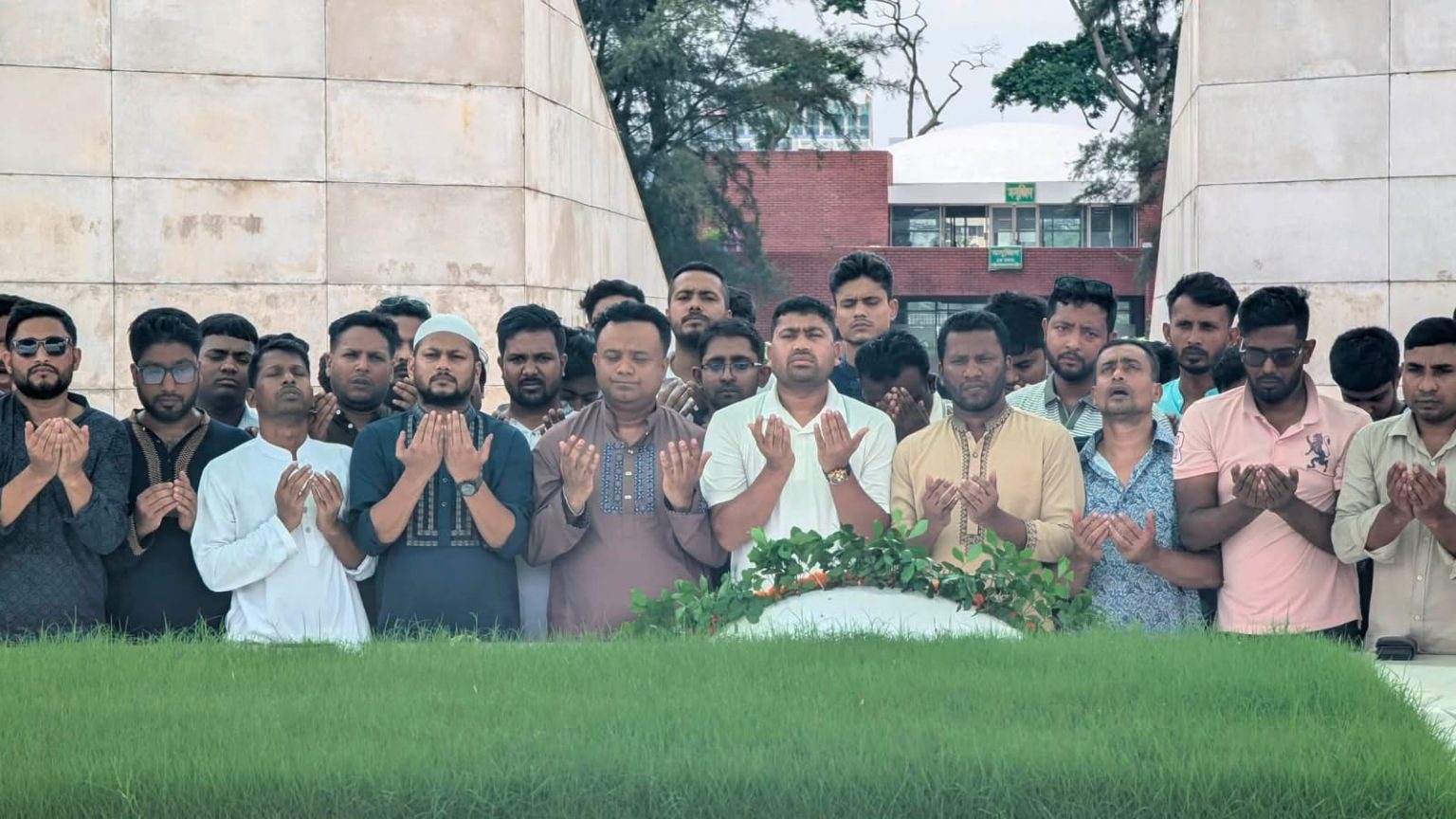 আবু আফসান মোহাম্মদ ইয়াহিয়ার নেতৃত্বে খালেদা জিয়ার জন্মদিনে দোয়া ও মোনাজাত