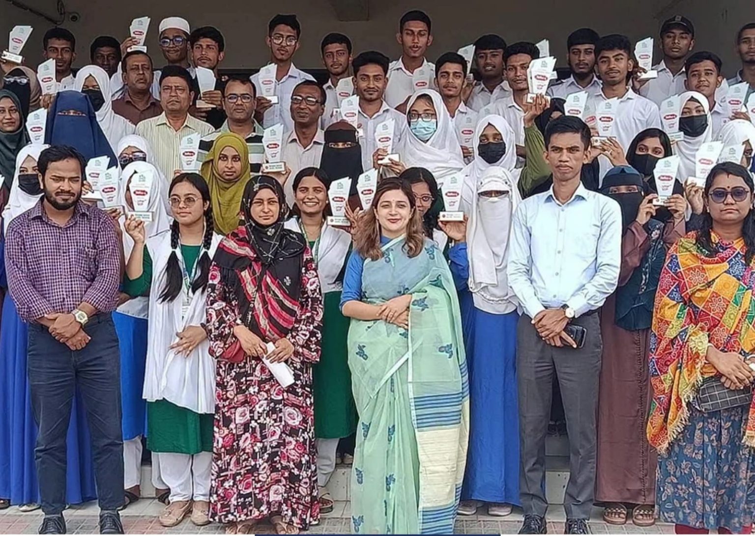 তাড়াইল উপজেলা প্রশাসনের পক্ষ থেকে কৃতী শিক্ষার্থীদের সংবর্ধনা